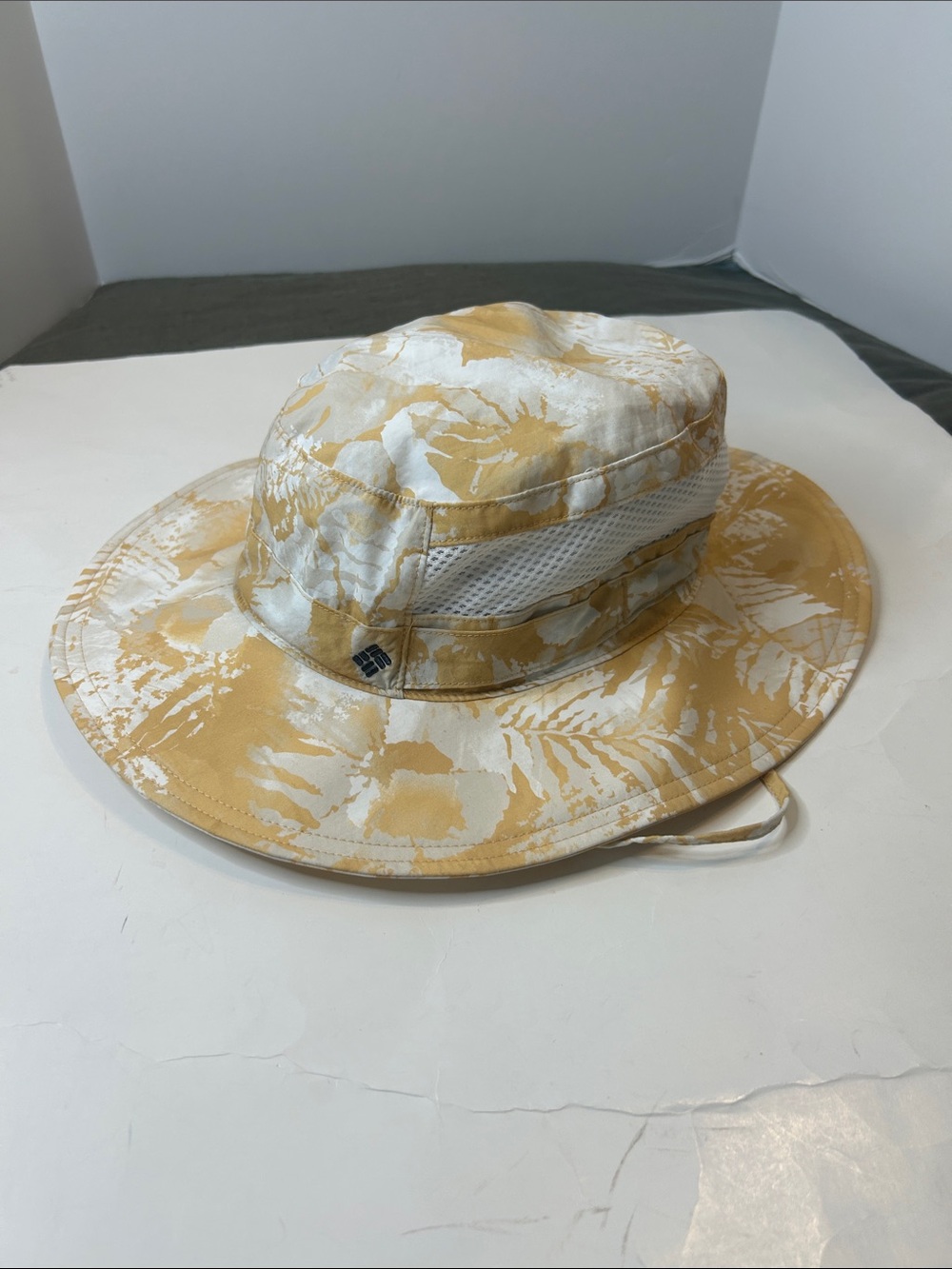 Columbia Yellow & White Tropical Boonie Hat